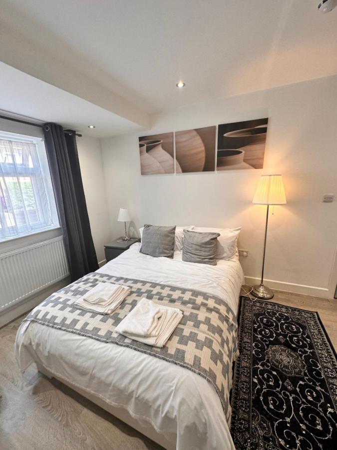 Double And Single Rooms In Bromley By Bow London Eksteriør billede