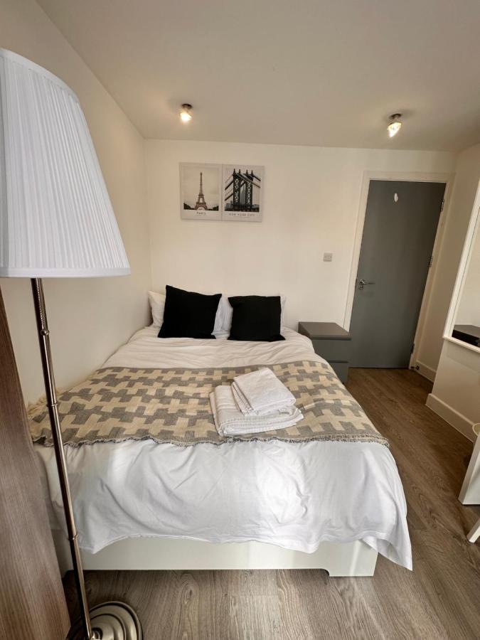 Double And Single Rooms In Bromley By Bow London Eksteriør billede