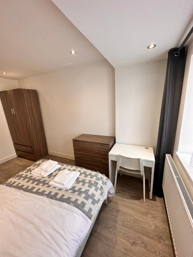 Double And Single Rooms In Bromley By Bow London Eksteriør billede