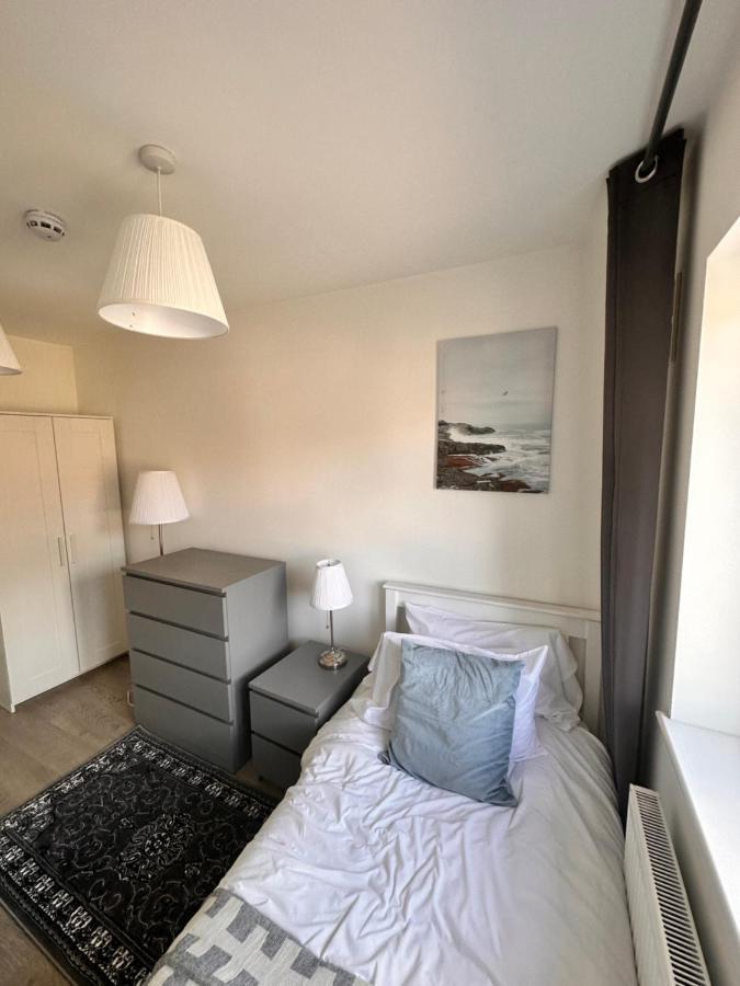 Double And Single Rooms In Bromley By Bow London Eksteriør billede