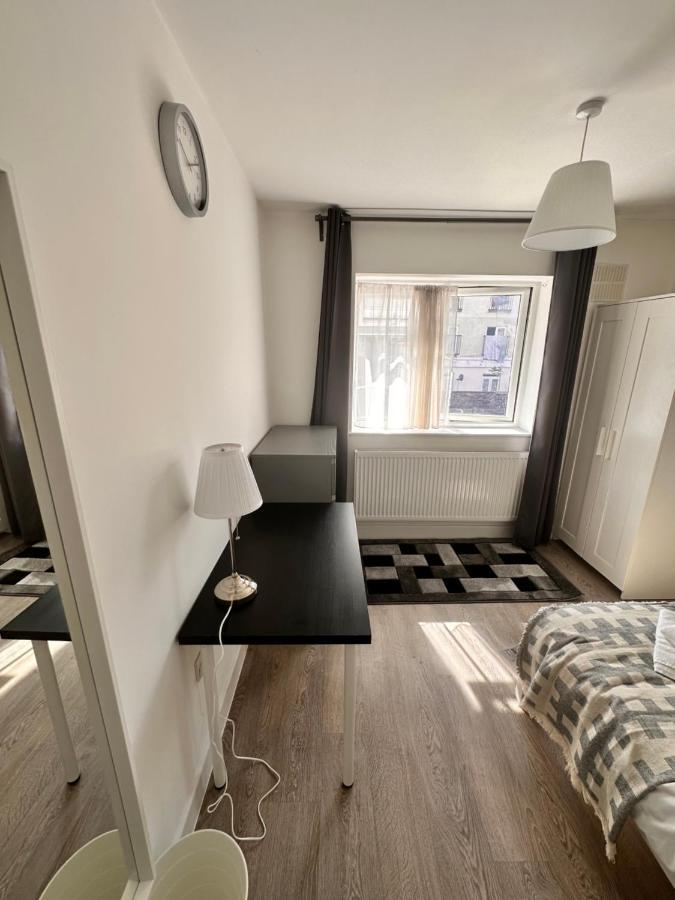 Double And Single Rooms In Bromley By Bow London Eksteriør billede