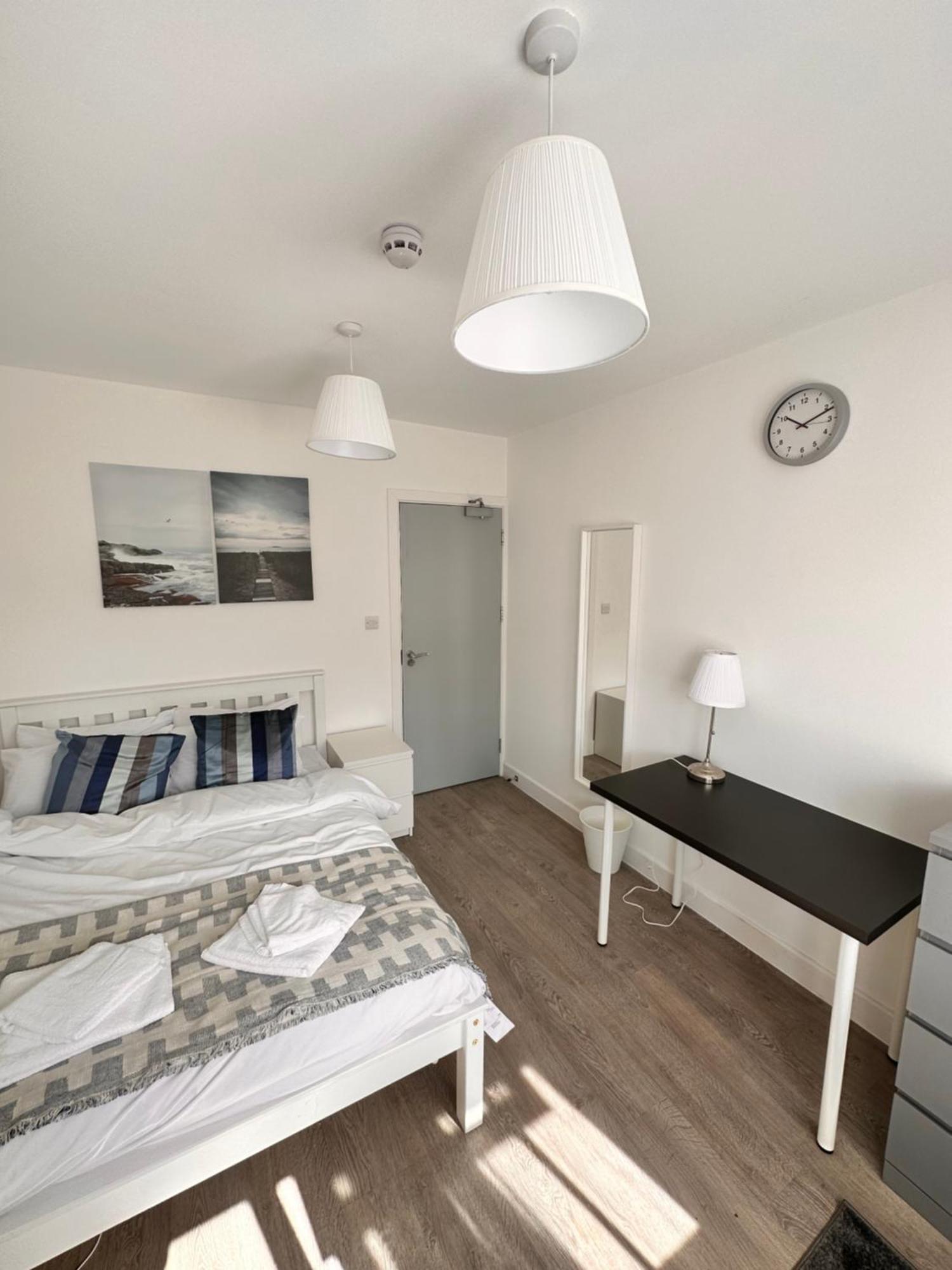 Double And Single Rooms In Bromley By Bow London Eksteriør billede