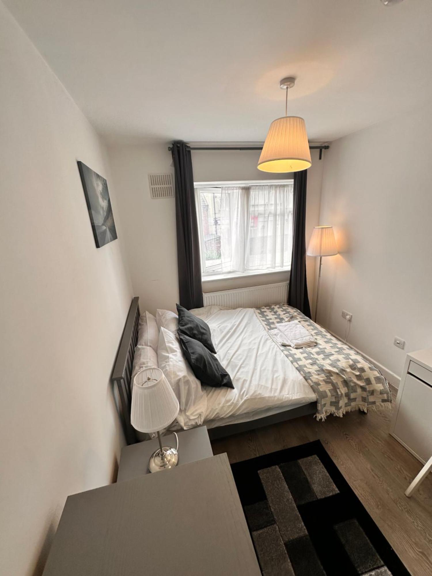 Double And Single Rooms In Bromley By Bow London Eksteriør billede