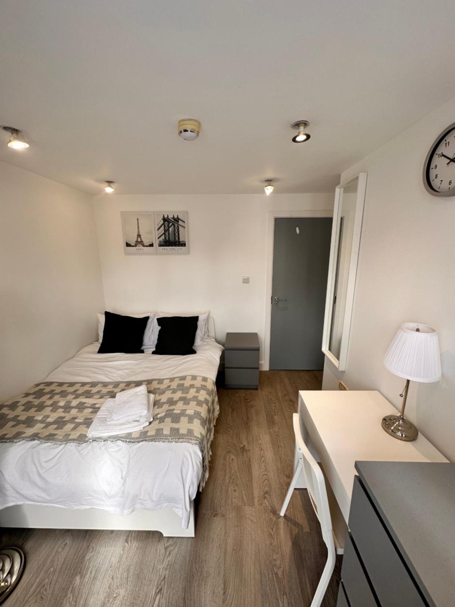 Double And Single Rooms In Bromley By Bow London Eksteriør billede